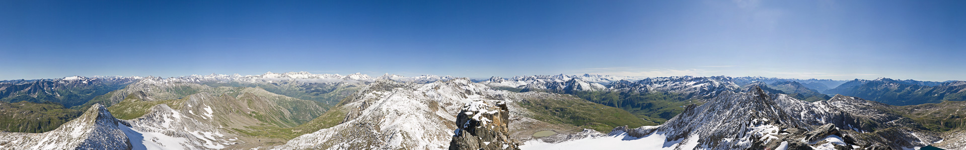 360°-Panorama vom zentralen Punkt der Schweiz mit allumfassender Aussicht.