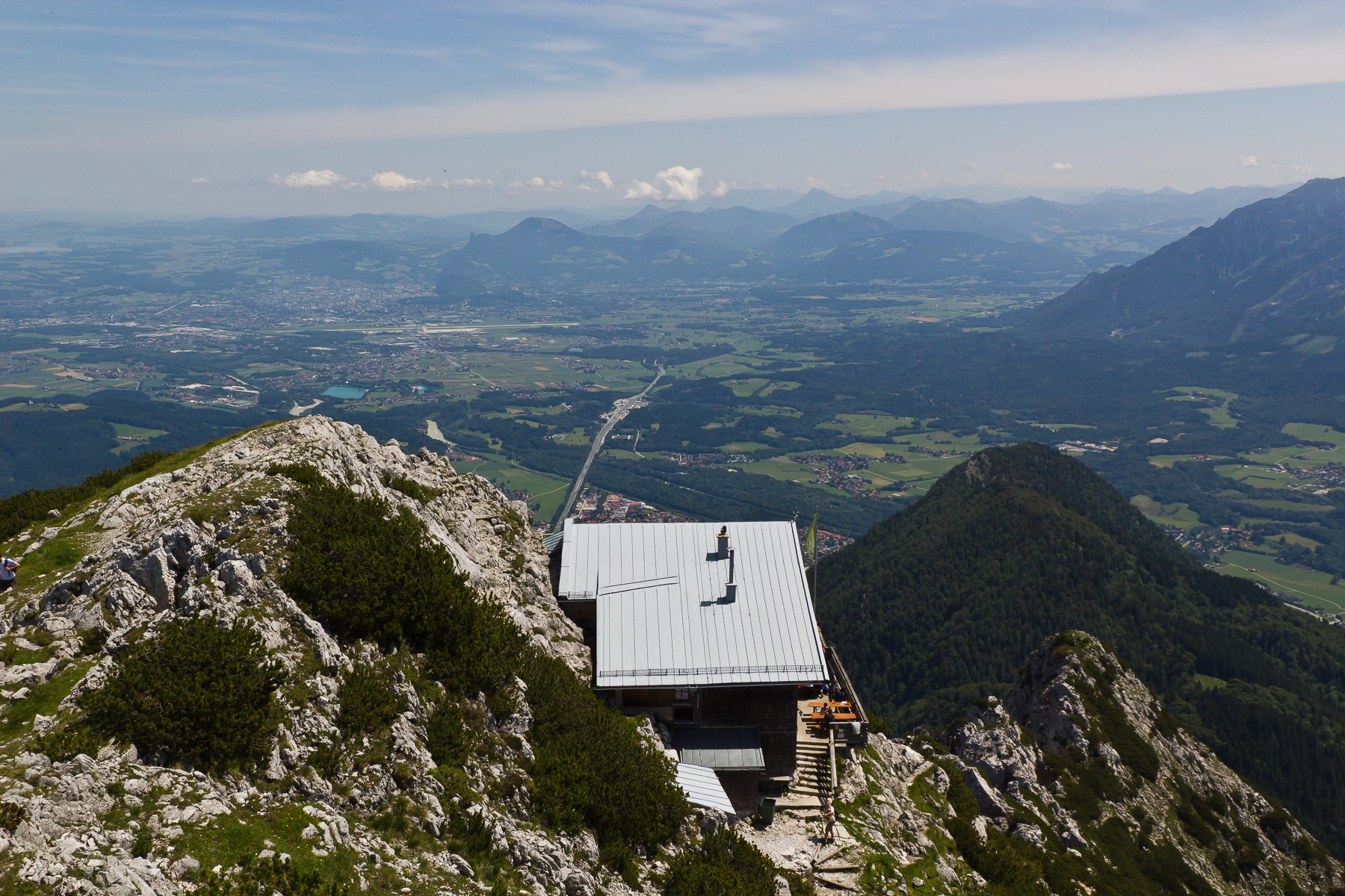 Ausblick vom Gipfel nach Salzburg.