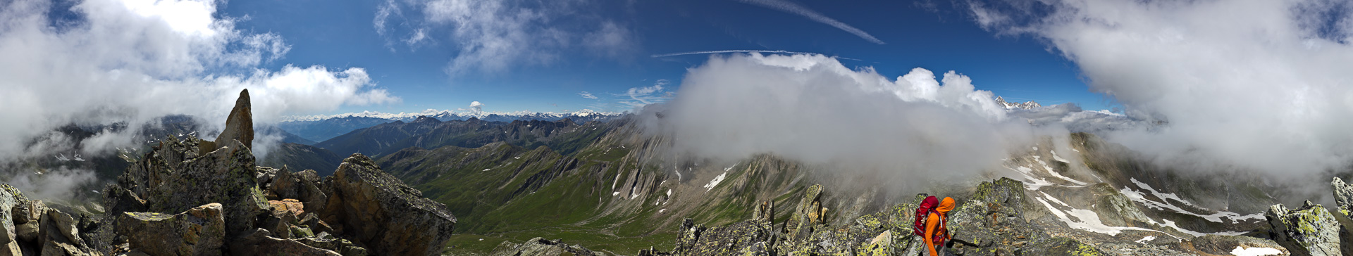 Gipfelpanorama mit Gran Paradiso, Mont Pourri und Mont Dolent.