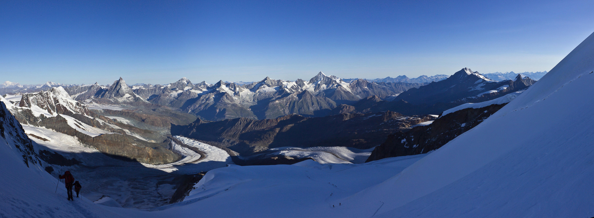 Rückblick auf den Aufstiegsweg und die Zermatter Bergprominenz.