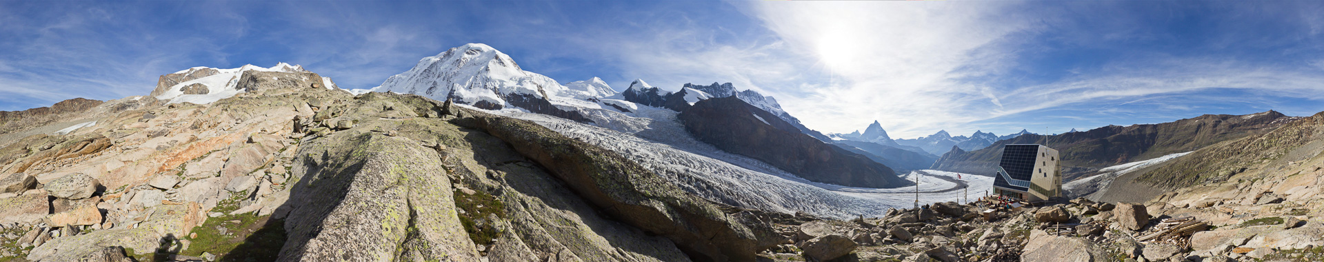 Monte Rosa, Liskamm, Breithorn, Matterhorn, Dent Blanche, Obergabelhorn, Zinalrothorn und Weisshorn.