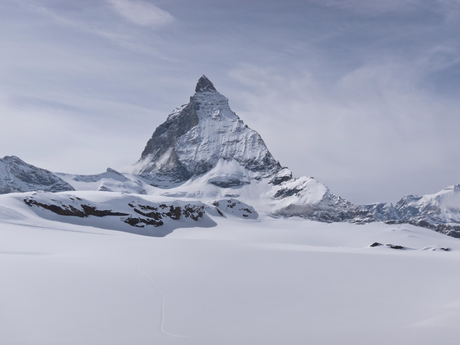 Der immer präsente Berg der Zermatter Skiwelt.