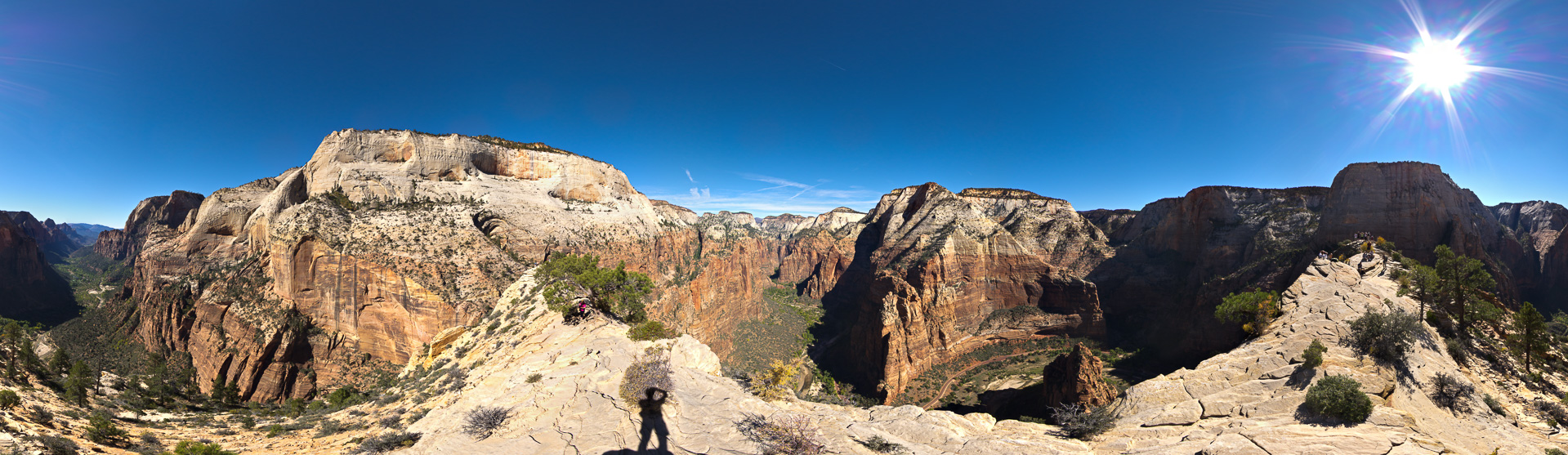 Atemberaubendes Canyon-Rundherum-Panorama.
