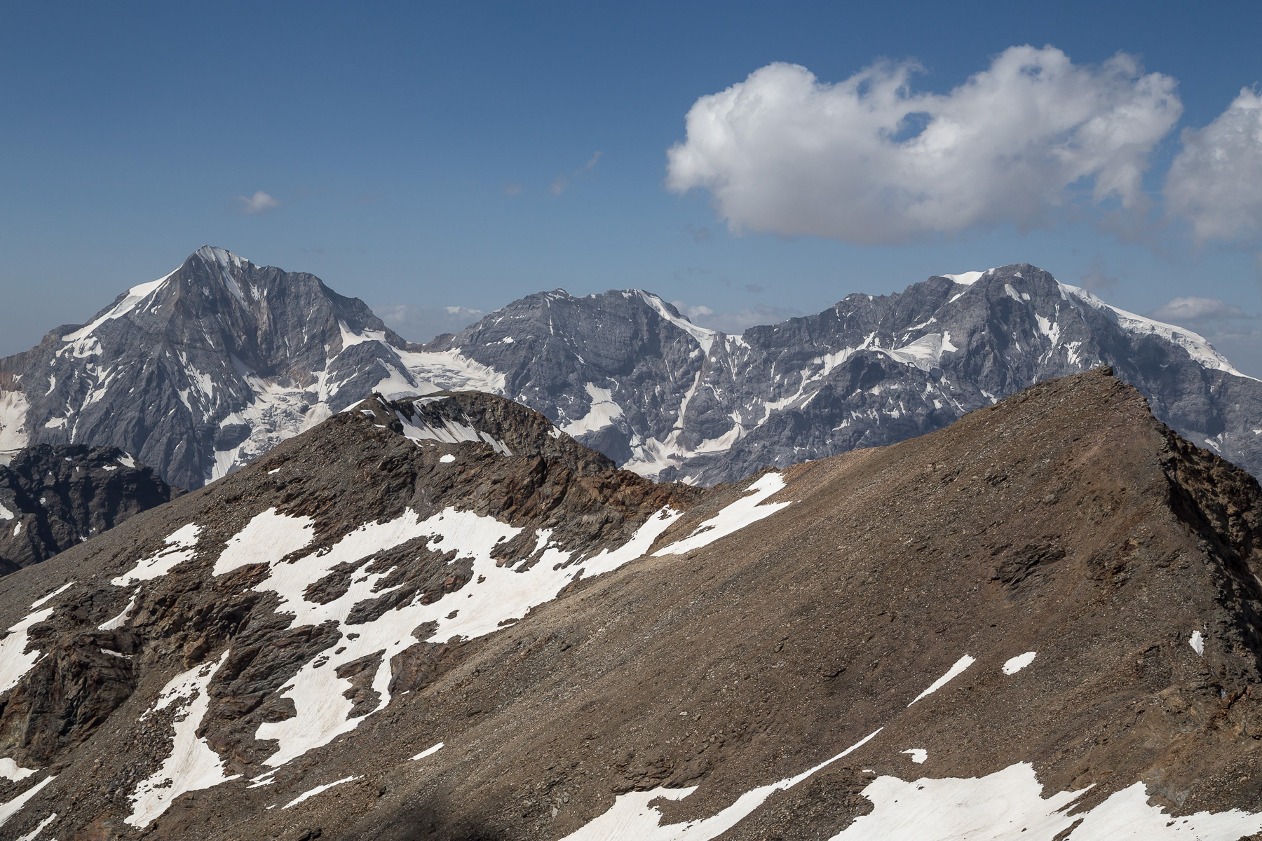 Königspitze (3.851 m), Monte Zebru (3.735 m) und Ortler (3.905 m).