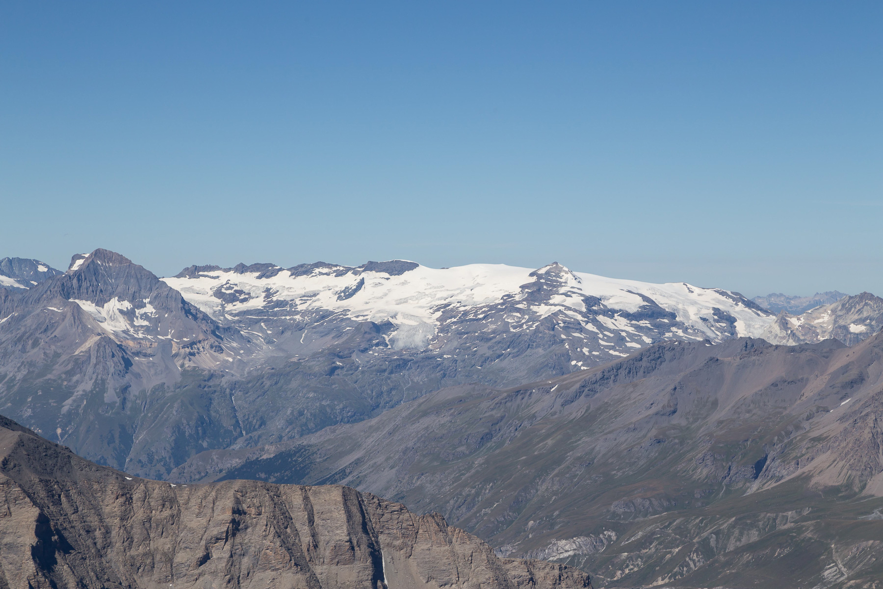 Glacier de la Vanoise mit Dent Parrachée (3.697 m), Dôme de l'Arpont (3.599 m), Dôme de Chasseforêt (3.586 m).