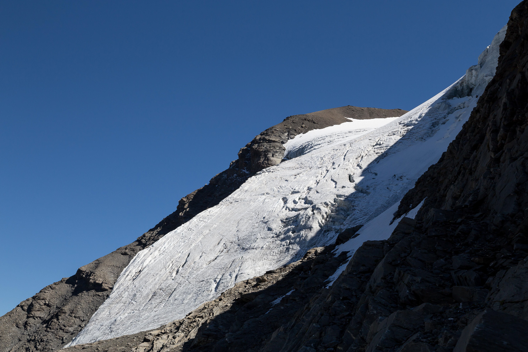 Der äußere steile Gletscherlappen an der Pointe de Charbonnel.