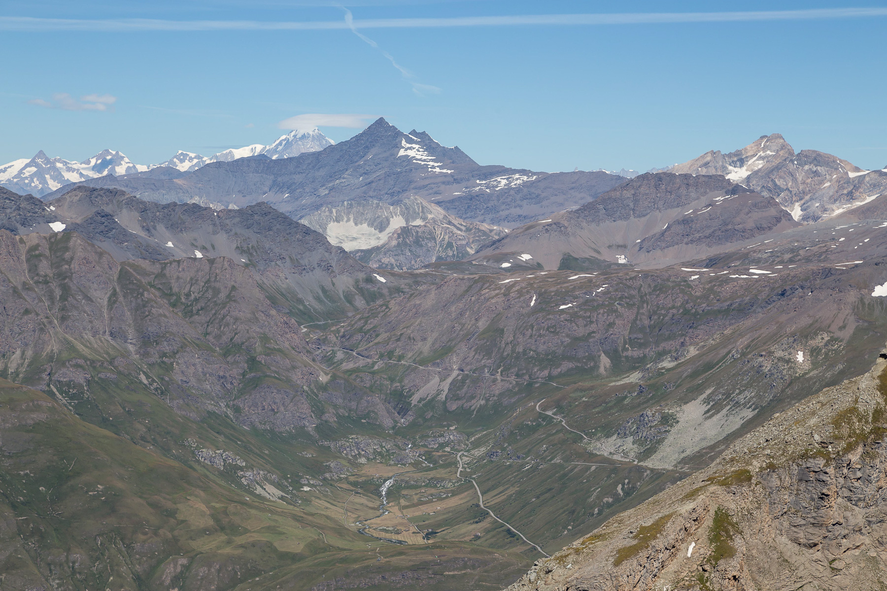 Blick zur Aiguille de la Grande Sassière (3.757 m) - links davon Mont Blanc (4.807 m) und rechts La Tsanteleina (3.602 m).