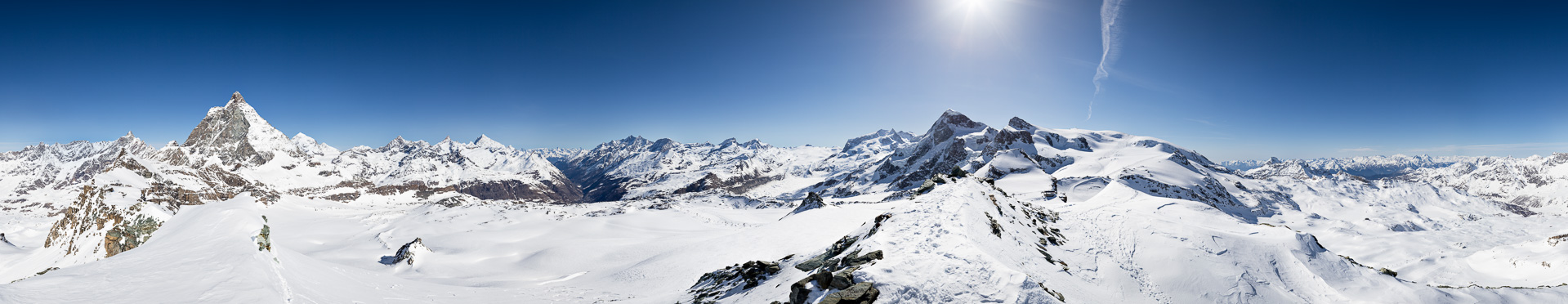 Kleiner, doch hoher Gipfel fast mitten im Skigebiet mit reizvollem Panorama.
