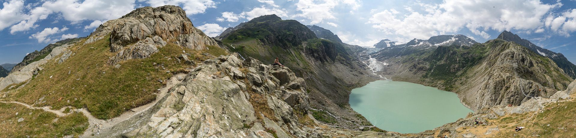 Mit Gletschersee und Blick auf den Triftgletscher. Im Hintergrund das Triftstöckli.