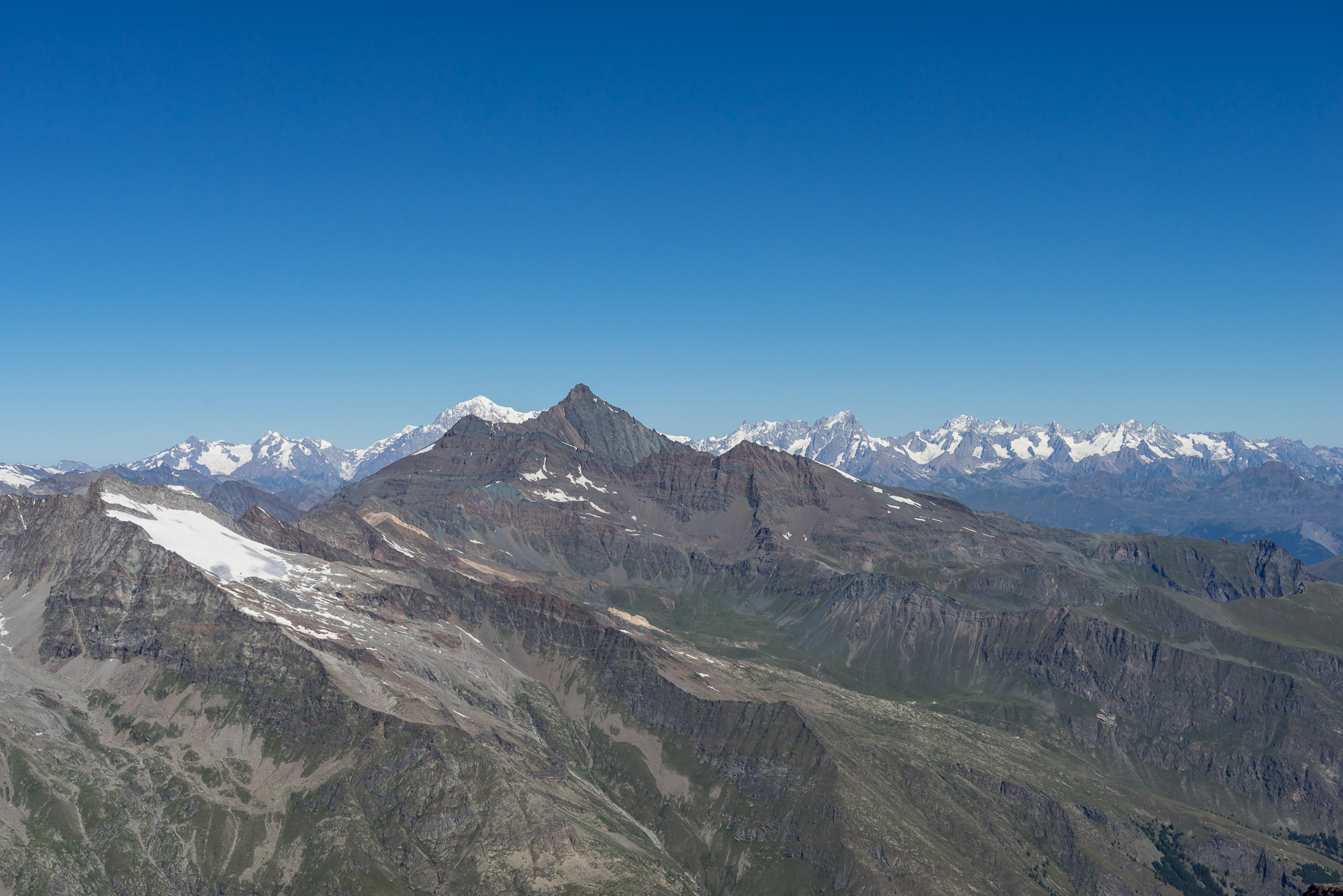 Blick zur Grivola und zum Mont Blanc.