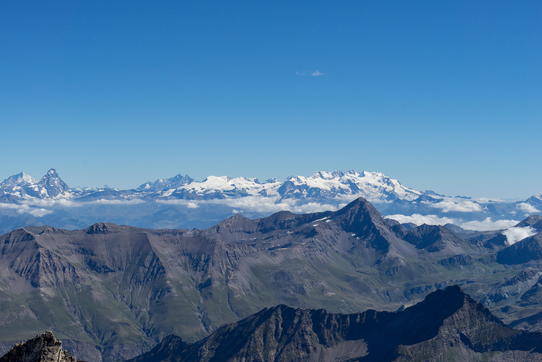 Blick vom Matterhorn zum Monte Rosa.