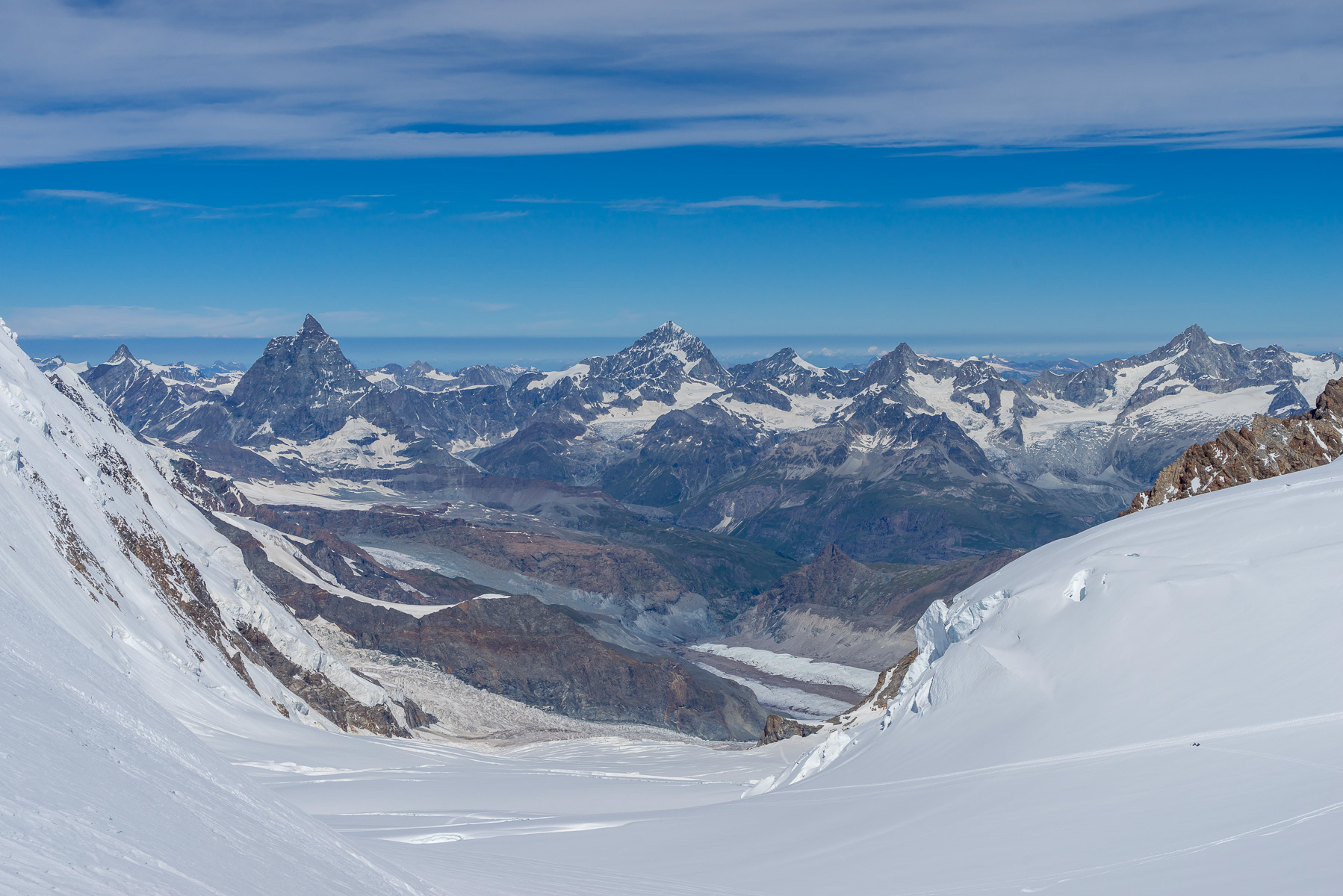 Blick auf Matterhorn, Dent Blanche und Weisshorn.