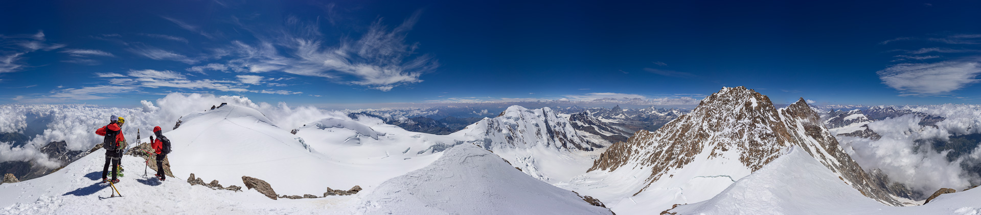 Phantastische Sicht über das Monte Rosa Plateau - wie klein auf einmal der gewaltige Liskamm wird.