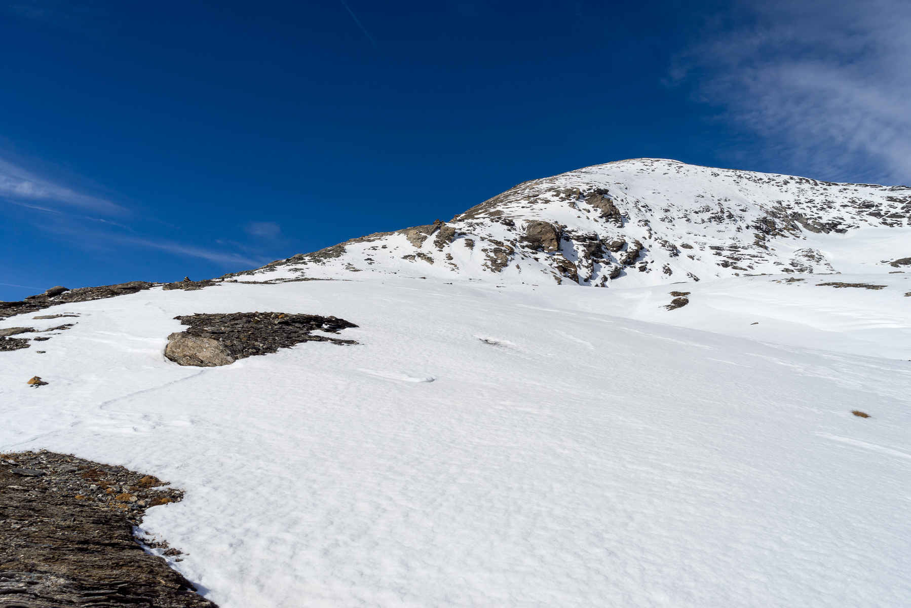 Am Fênetre Durand herrscht tiefster Winter und der Aufstieg tief verschneit.