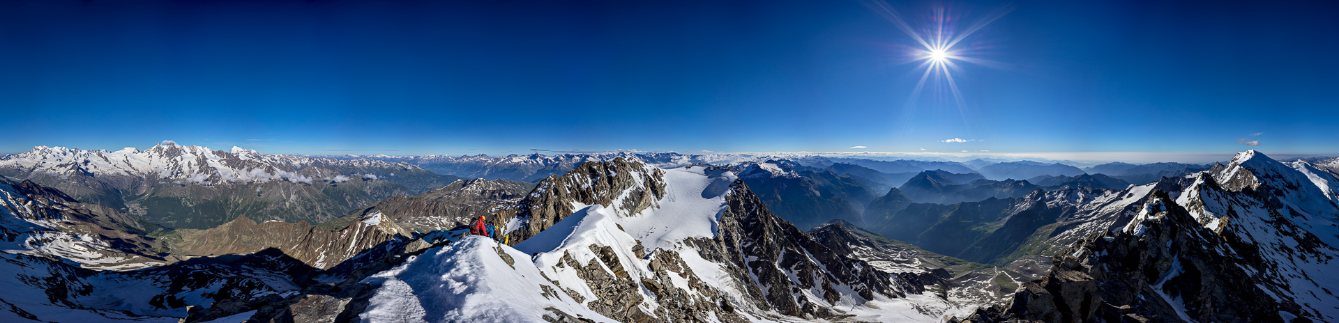 Gipfelpanorama: Mein zehnter Viertausender an einem absoluten Traumtag!