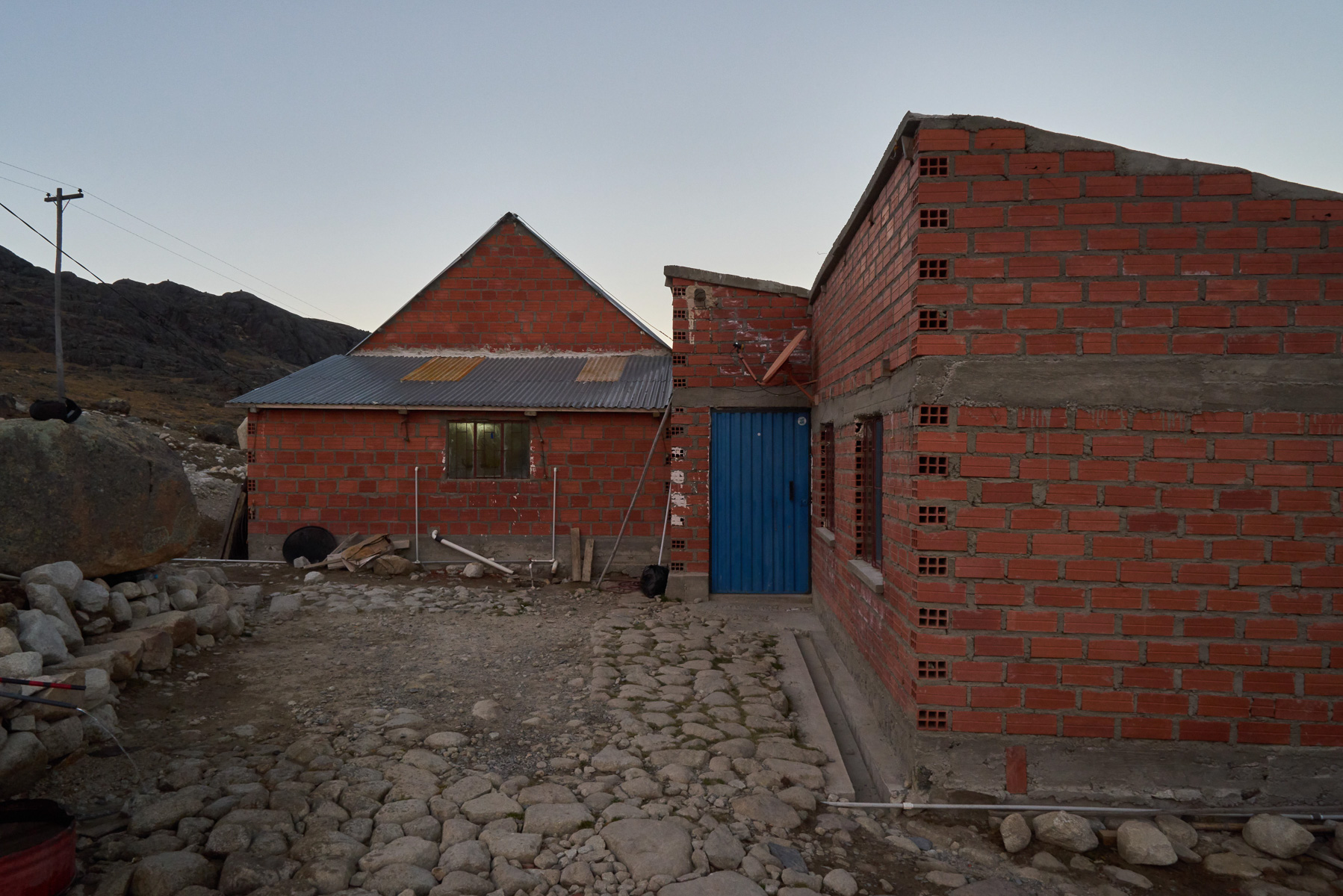 Unser Basislager für den Huayna Potosí. Die bolivianische Hüttenromantik unterscheidet sich gewaltig von der alpenländischen.