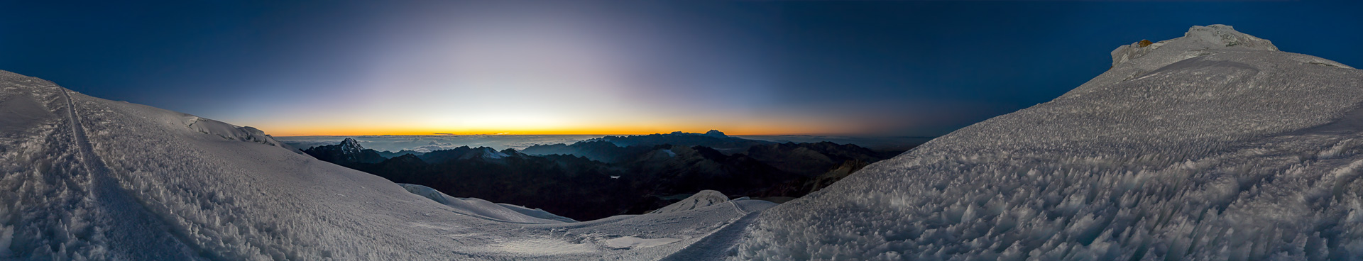 Das Panorama entstand auf etwa 5.700 Meter.