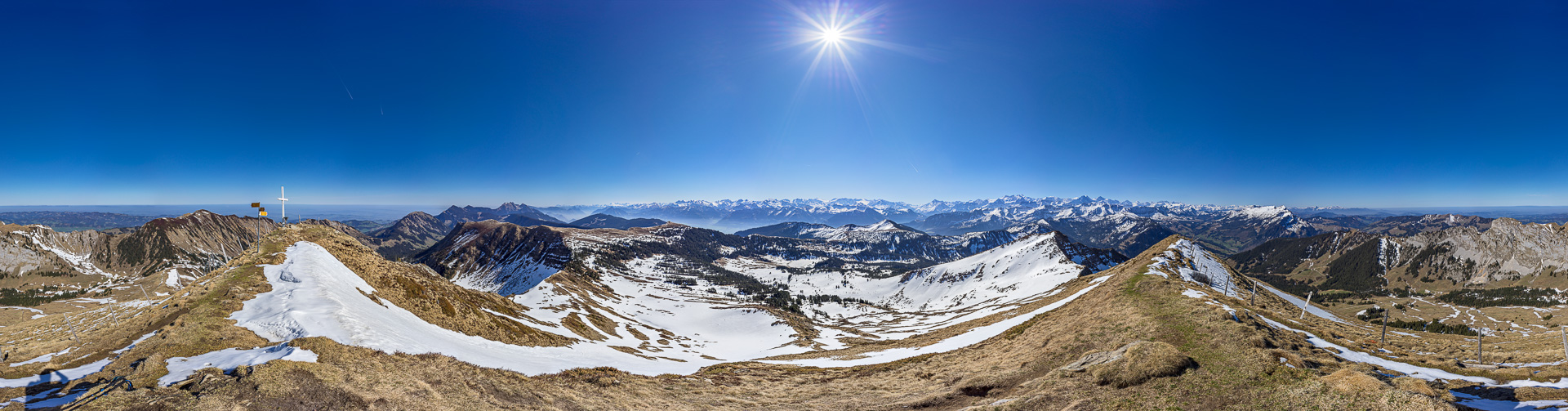 Emmental-Panorama mit den Glarner und Berner Alpen.