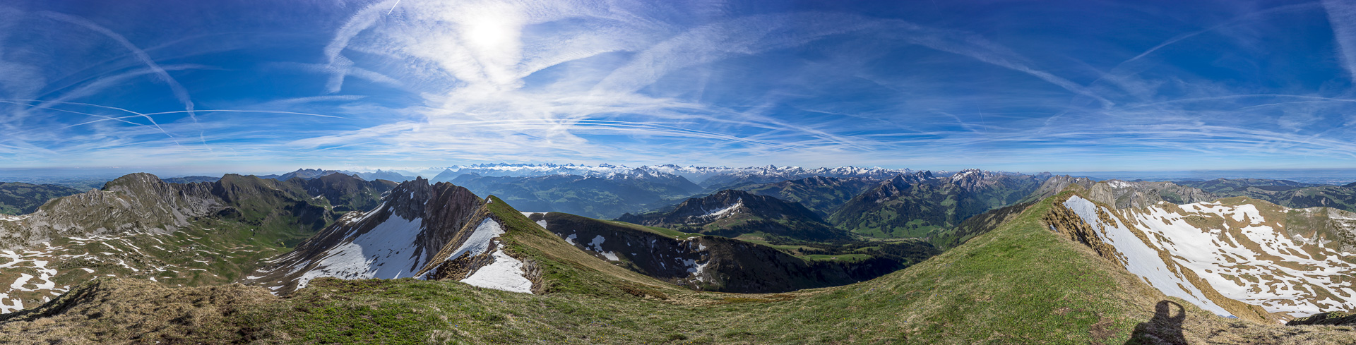 Höchster Punkt der östlichen Freiburger Alpen - wundervolle Gipfelrundumsicht!