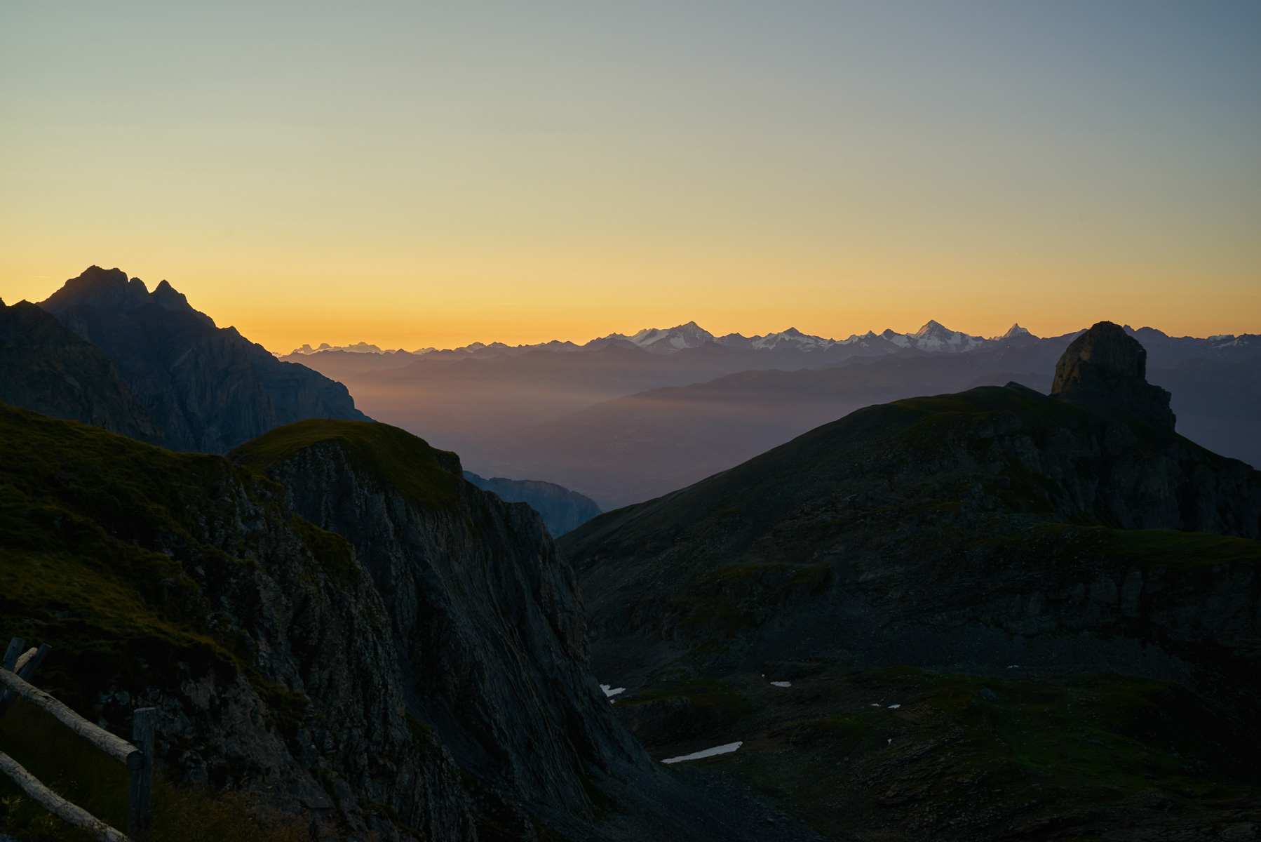 Die Walliser Alpen erwachen