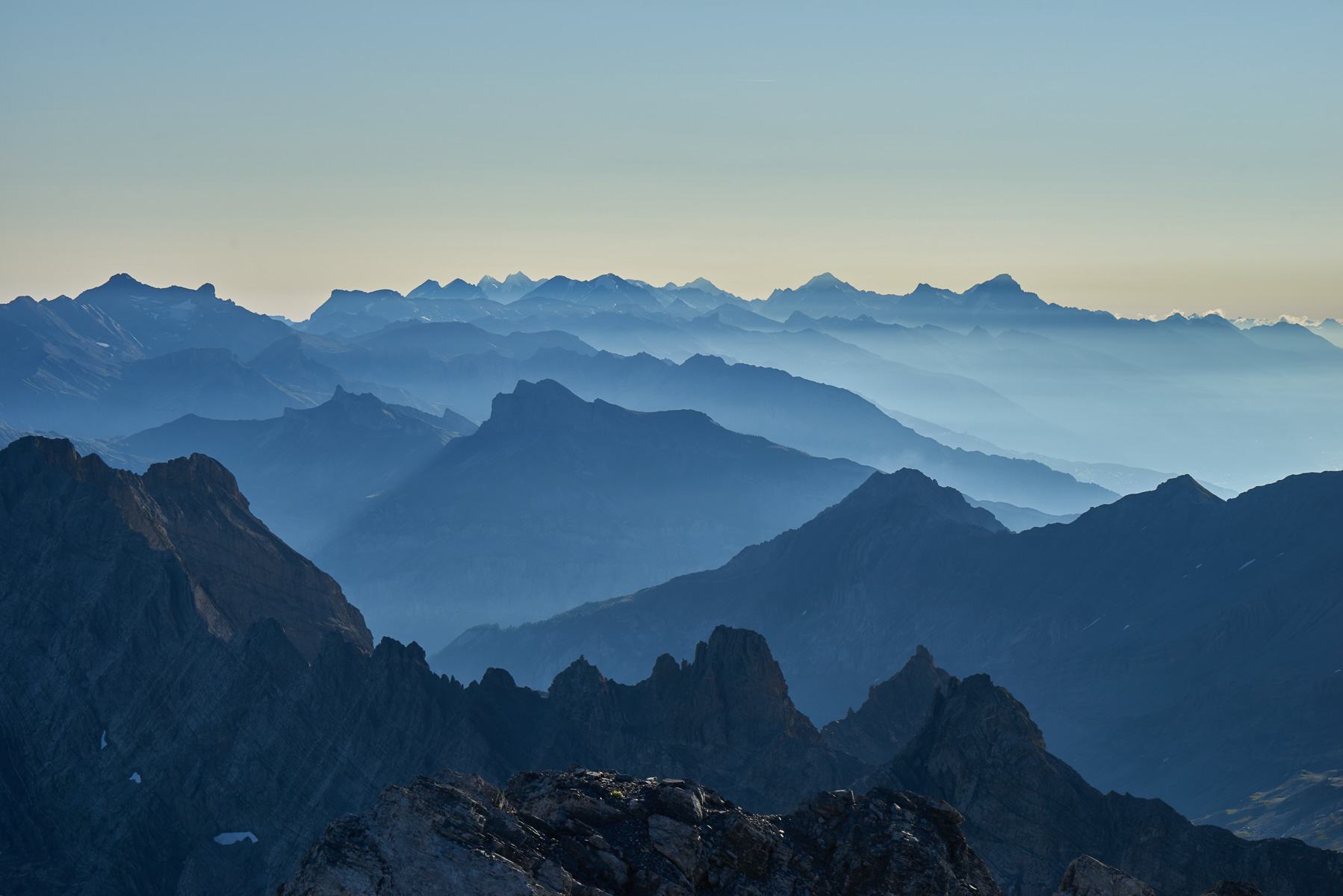 Blick in die Berner Alpen mit Jungfrau, Finsteraarhorn, Aletschhorn und Bietschhorn