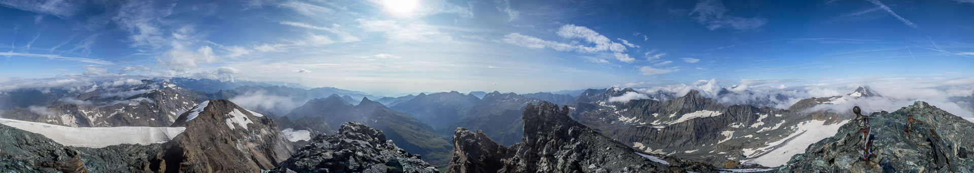 Leicht bewölktes Gipfelpanorama mit Paradiso und Vanoise
