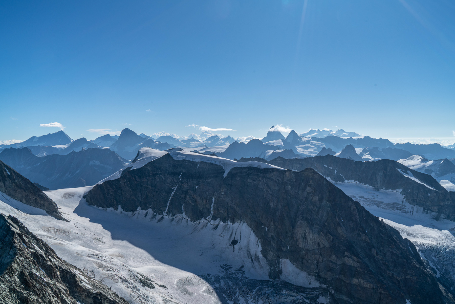 Weisshorn, Dent Blanche, Matterhorn und Monte Rosa - im Vordergrund die Pigne d'Arolla