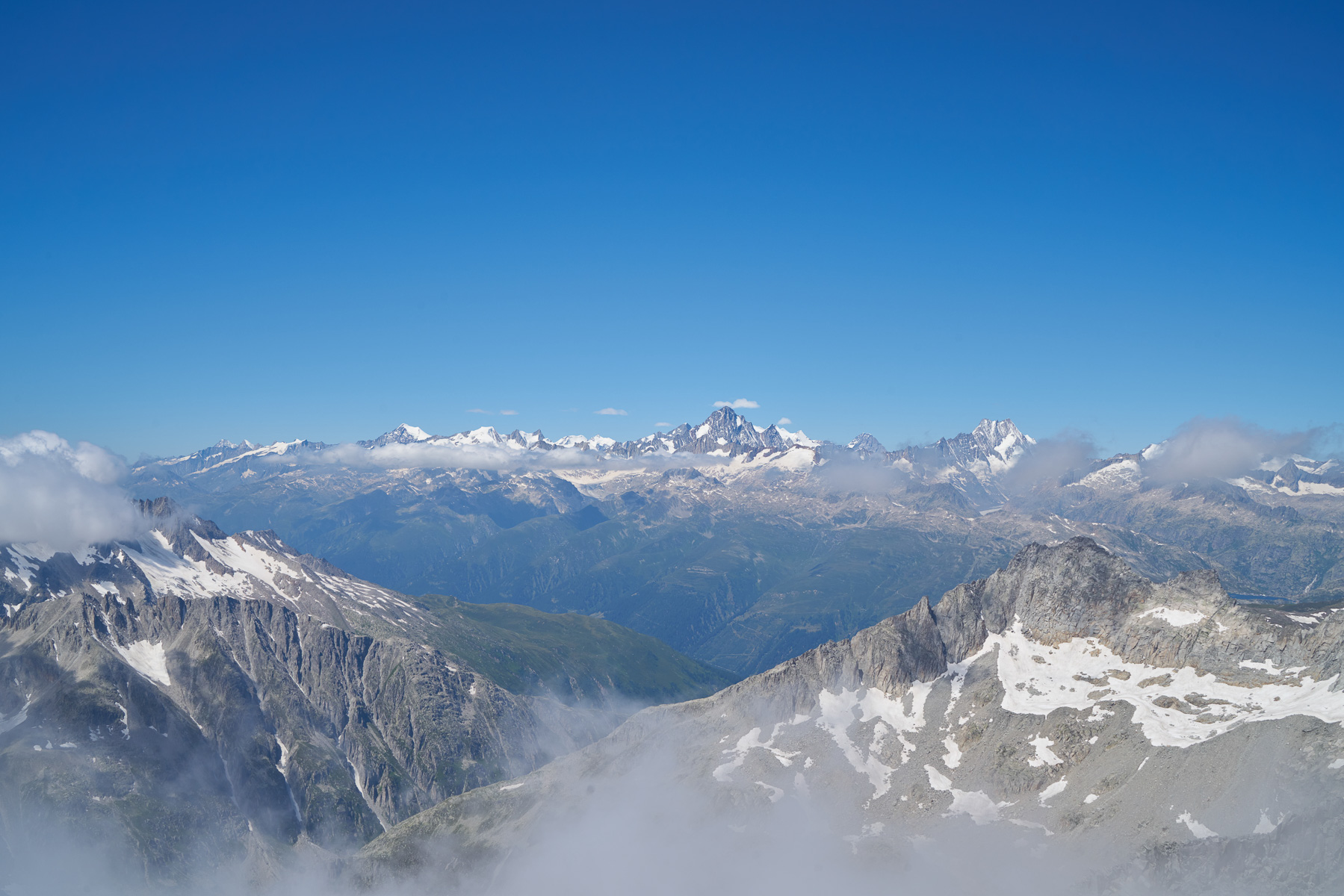 Berner Prominenz: Aletschhorn, Finsteraarhorn und Schreckhorn