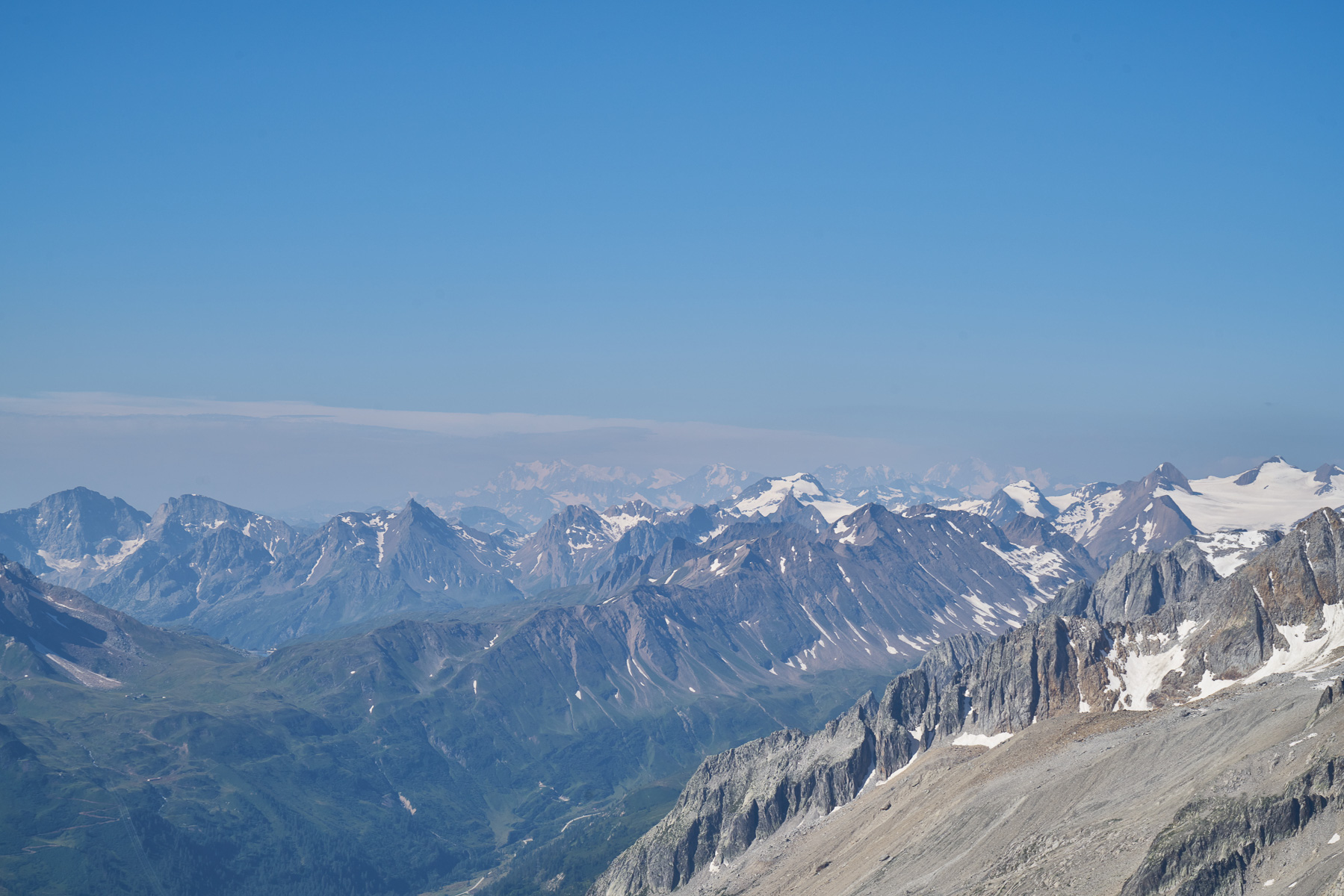 Walliser Alpen - davor das Ofenhorn