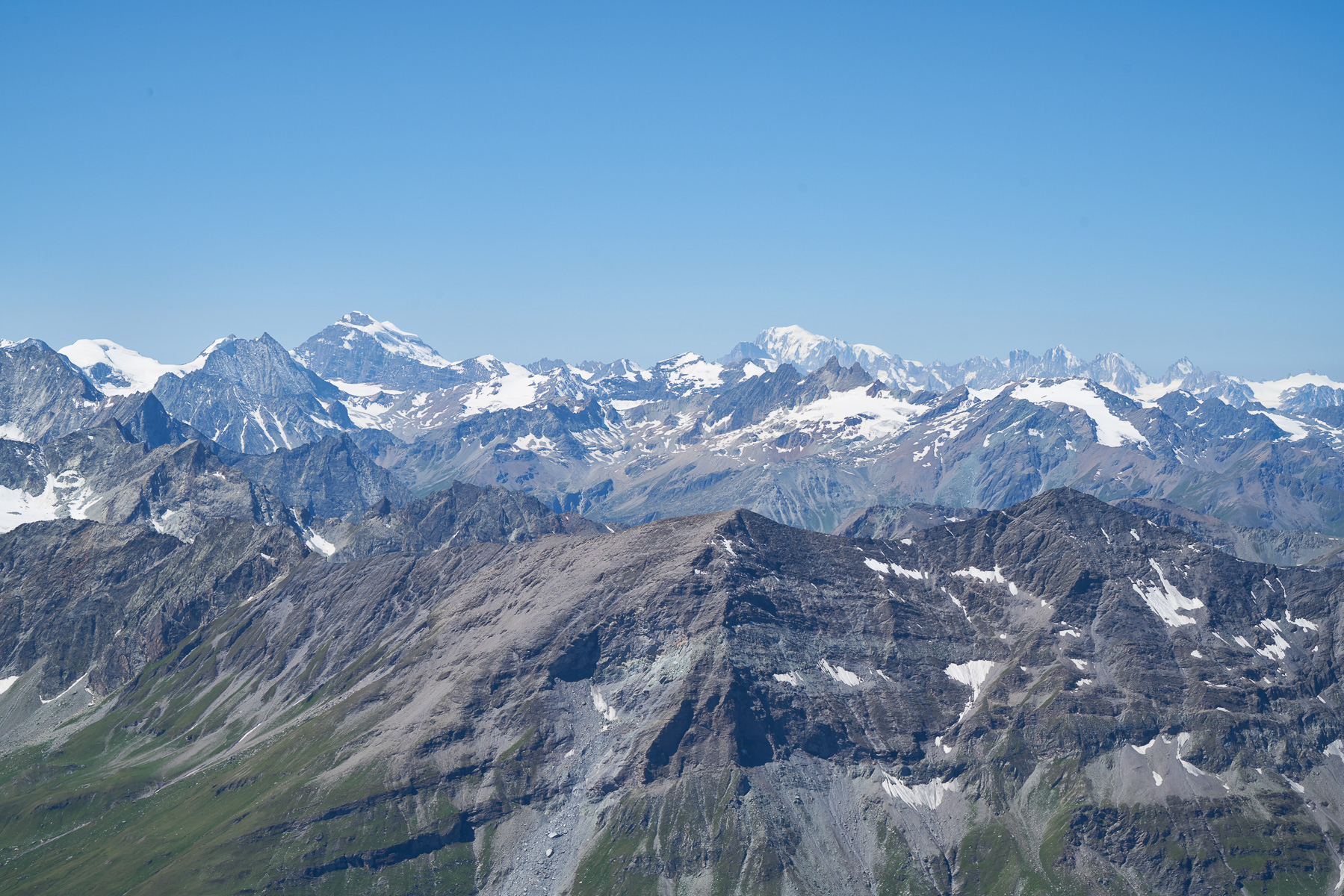 Grand Combin und Mont Blanc.