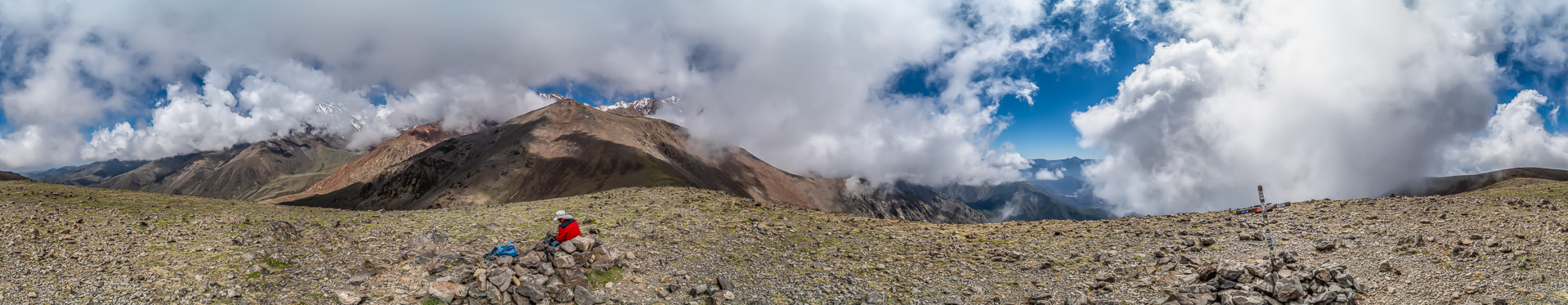 Wolkiges Gipfelpanorama