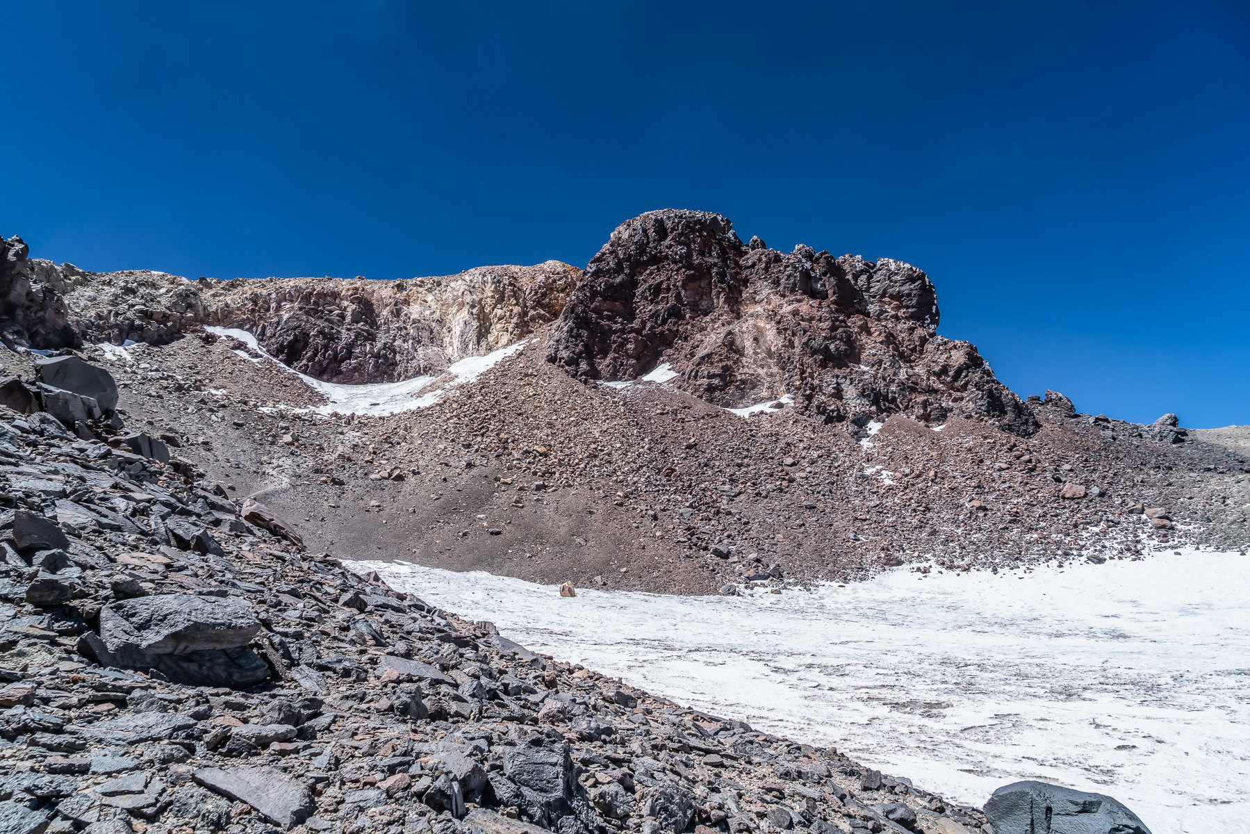 In der Caldera angekommen wartet die letzte Steilstufe.